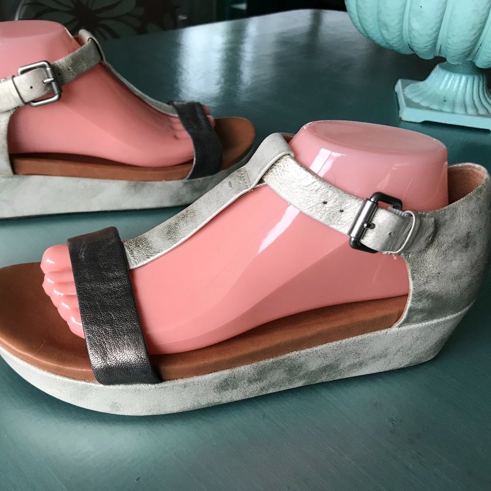 Kenneth Cole Metallic Leather Sandals